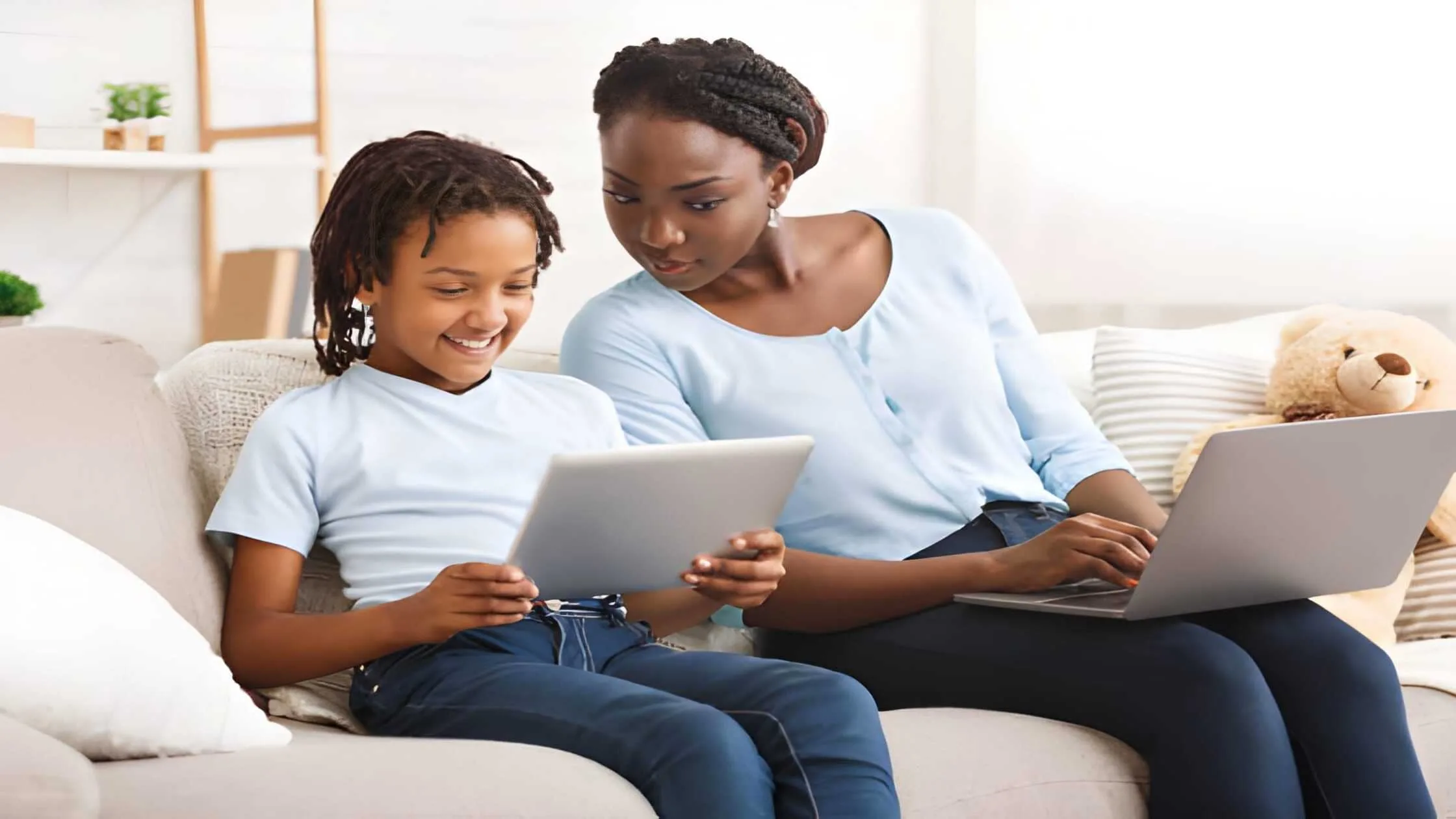 Expert & Parental Opinions on Lemon8 Safety